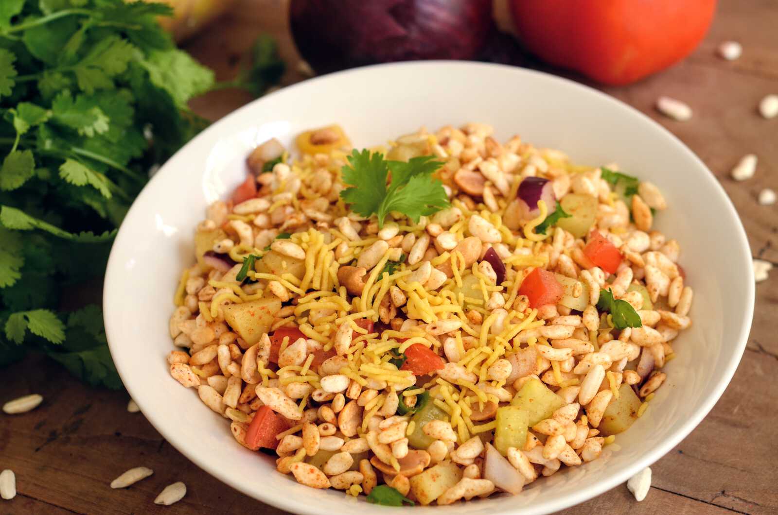 Jhal muri - Salade de riz soufflé épicée, snack de rue indien (recette  authentique)